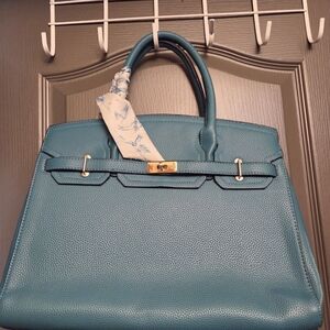 Chic Teal Tote Bag with Scarf Accent